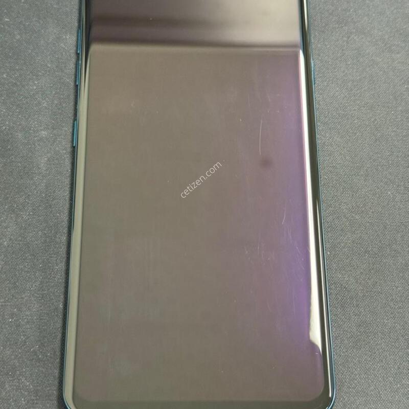 LG v40