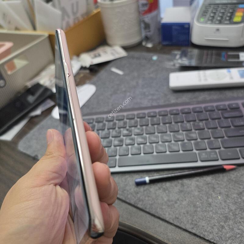 (904)g977