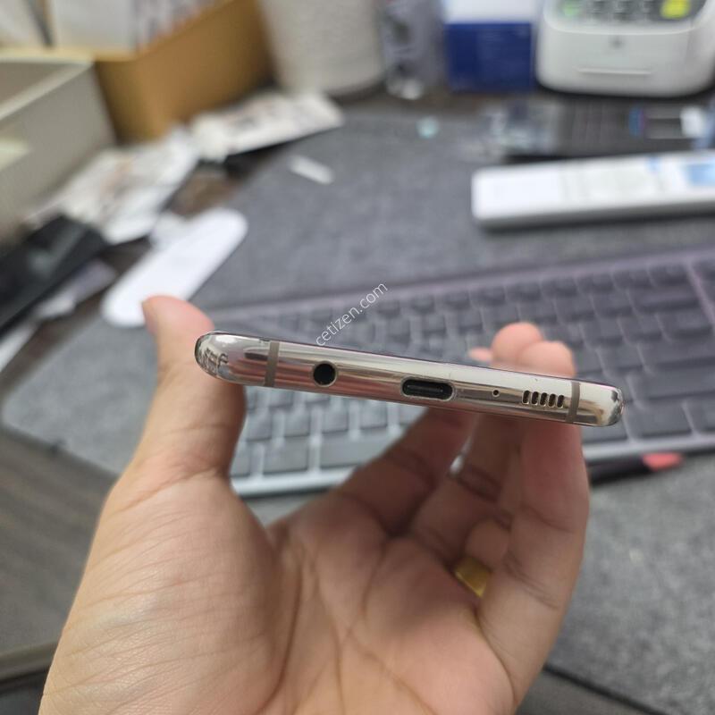 (904)g977