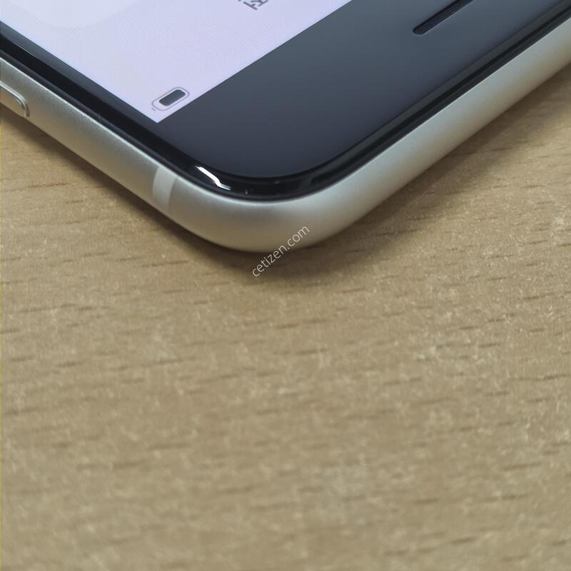 ������SE 3���� 128GB
