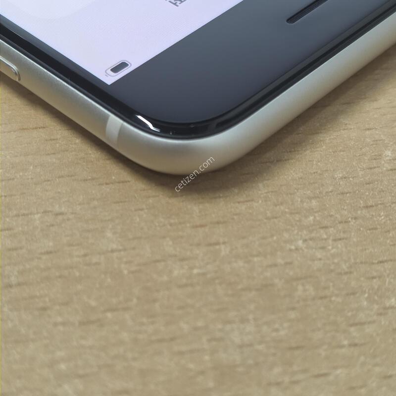 ������SE 3���� 128GB