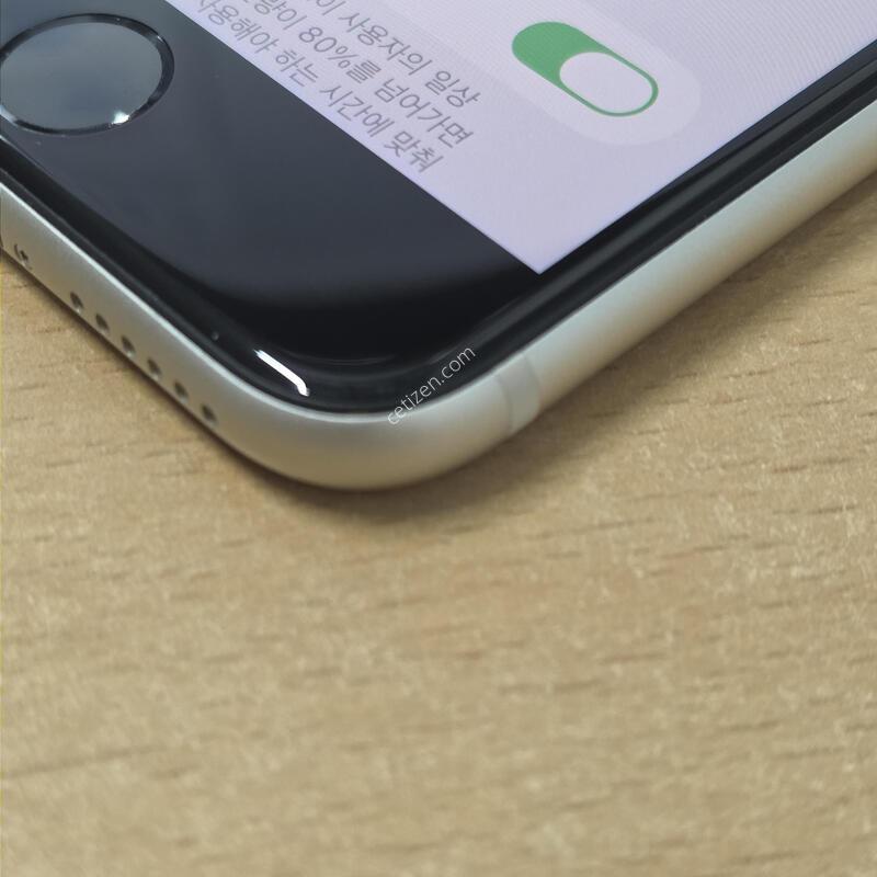 ������SE 3���� 128GB