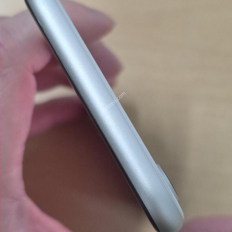 ������SE 3���� 128GB
