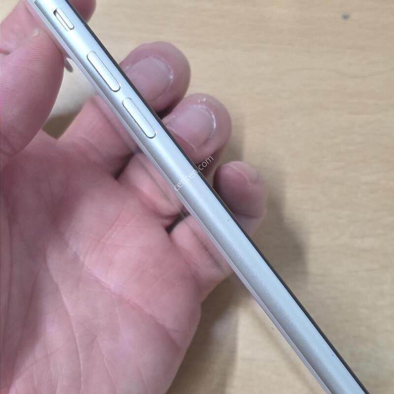 ������SE 3���� 128GB