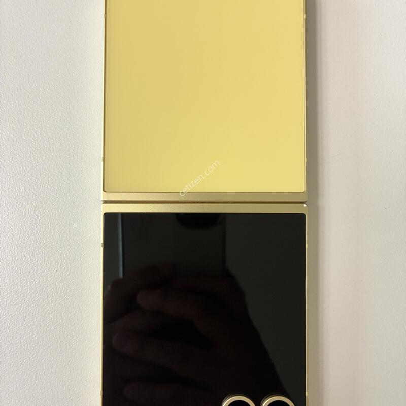 ������ �ø�6 ���ο���� 256g ��밨�ִ� ��ǰ���� ������ �Ǹ��մϴ�.