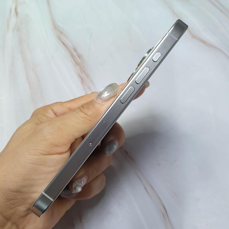 ������15���� ȭ��ƮƼŸ�� 256G A�� �Ǹ��մϴ�