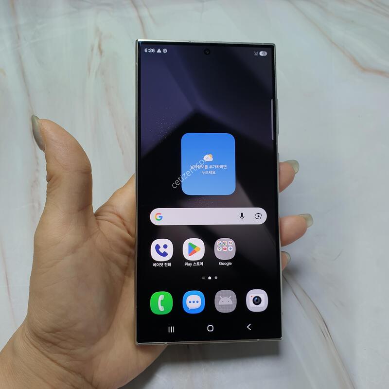 SK ������ S24��Ʈ�� ƼŸ���׷��� 256G A�� �Ǹ��մϴ�