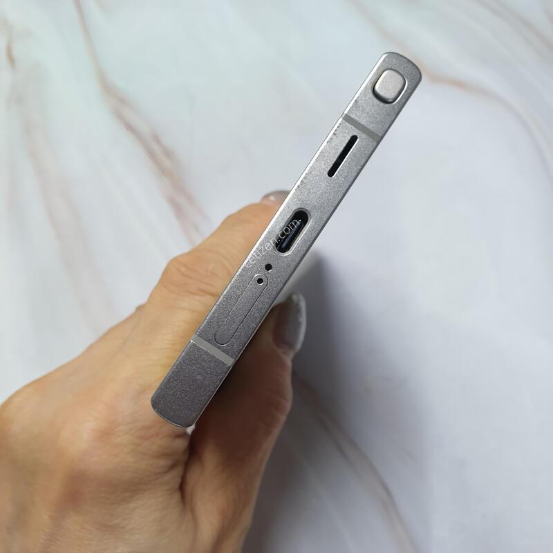 SK ������ S24��Ʈ�� ƼŸ���׷��� 256G A�� �Ǹ��մϴ�