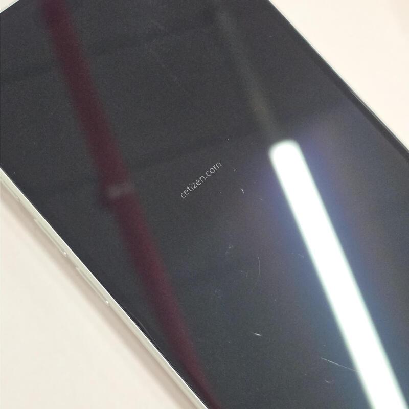 ������16�÷��� 256GB ȭ��Ʈ