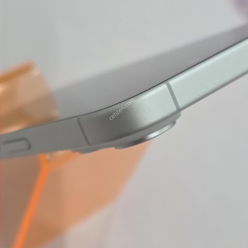 ������16�÷��� 256GB ȭ��Ʈ