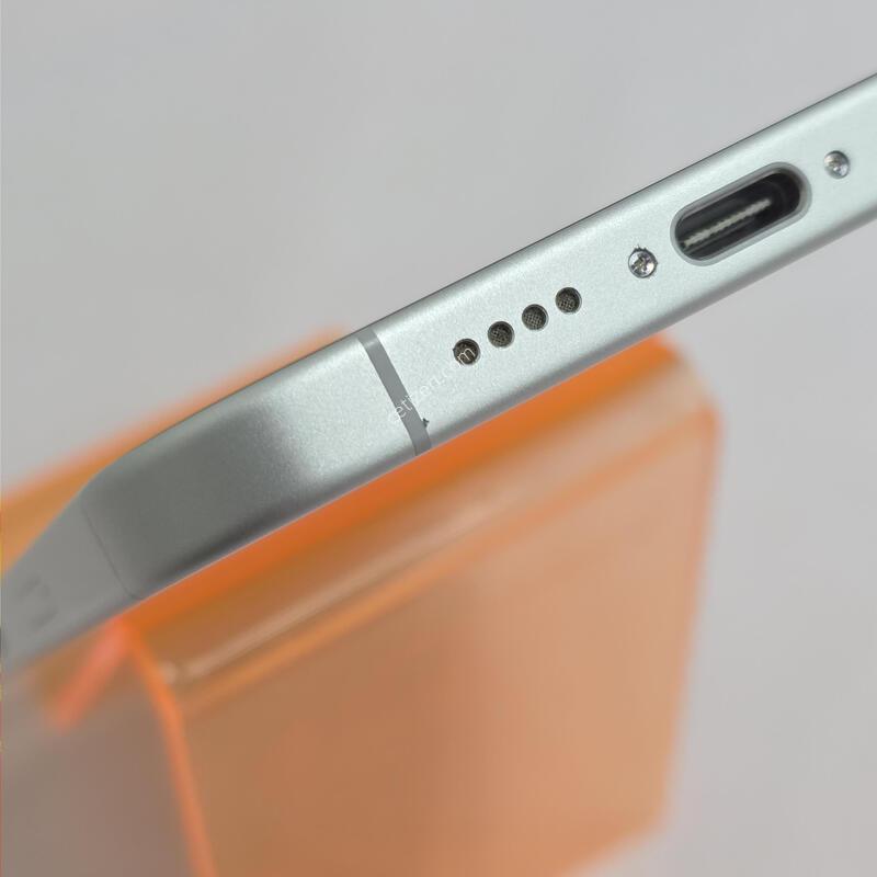 ������16�÷��� 256GB ȭ��Ʈ