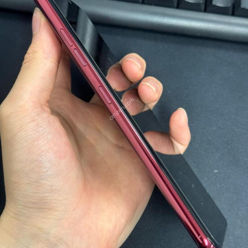 LG v40