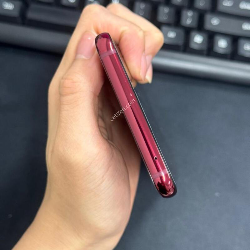 LG v40