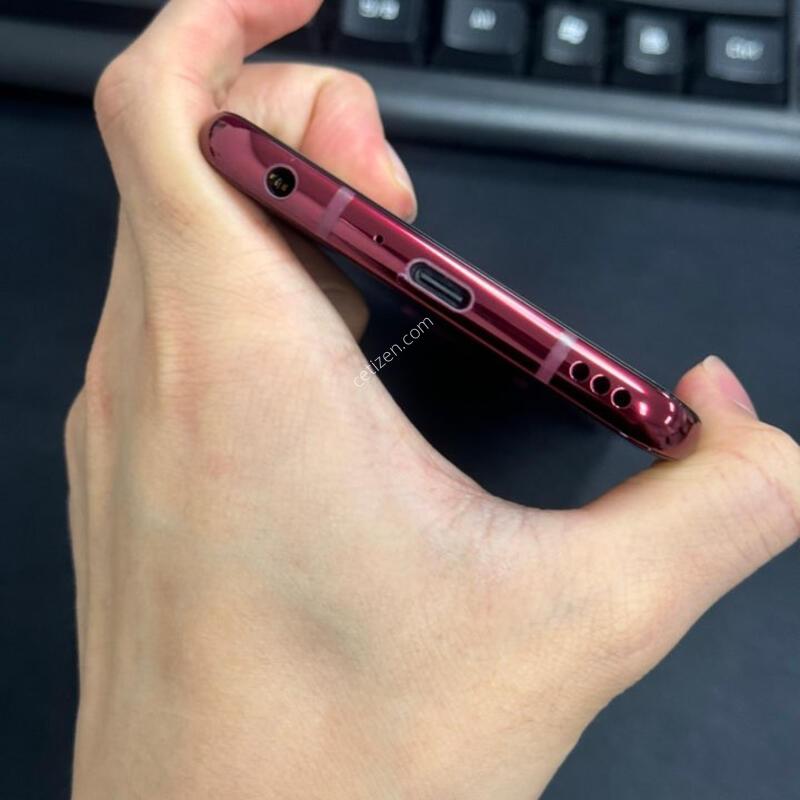 LG v40