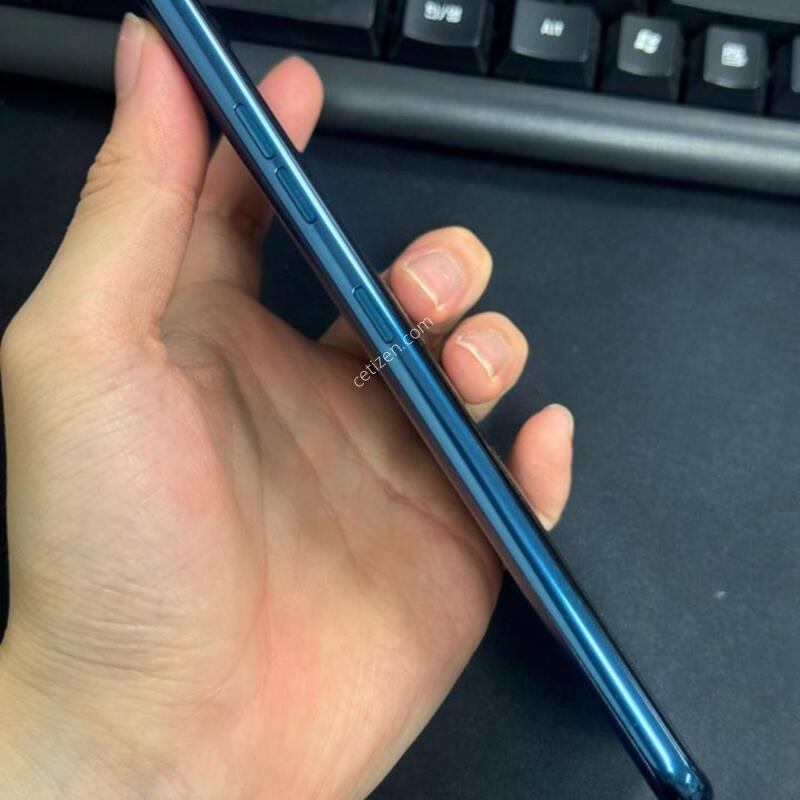 ������ v40