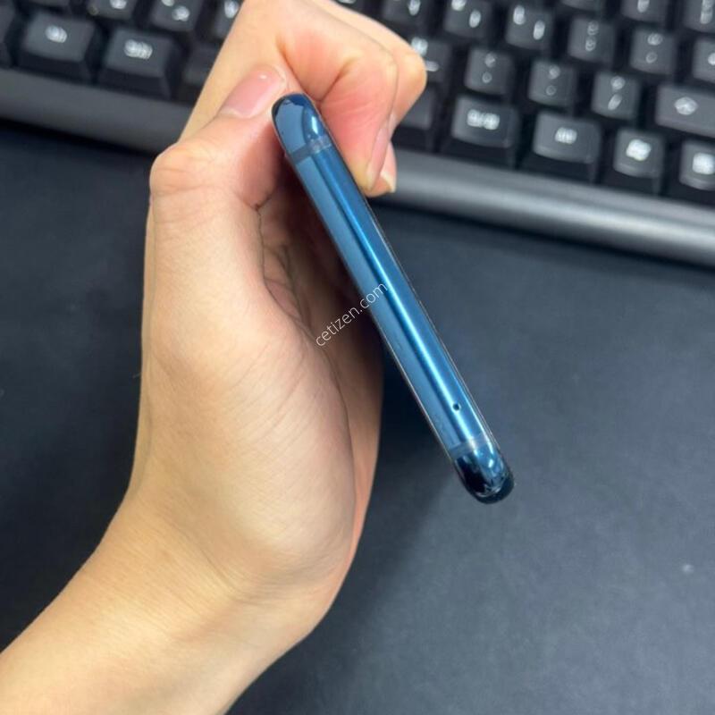 ������ v40