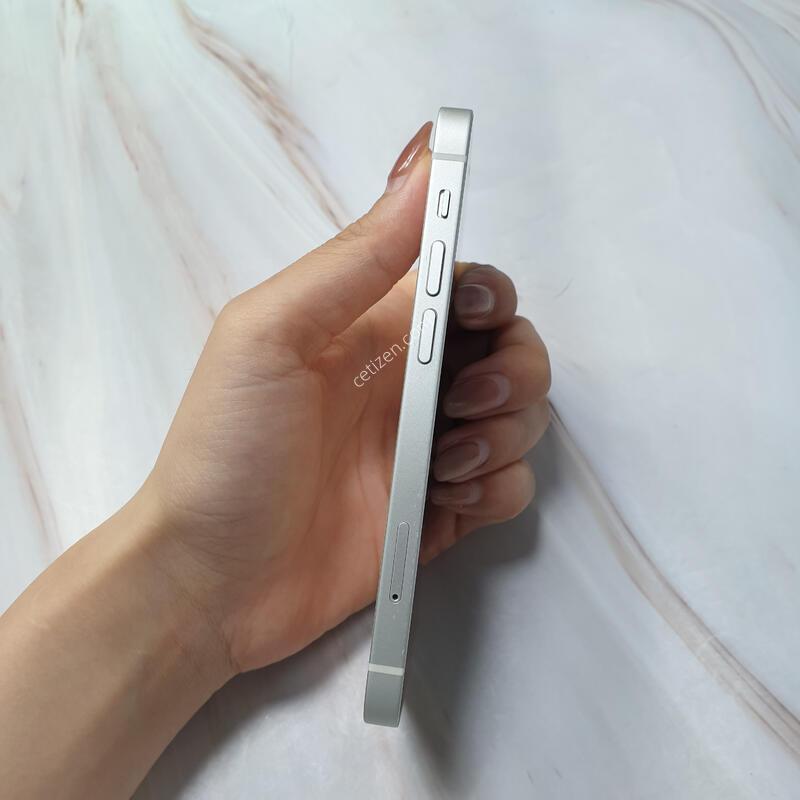 ������ 12�̴� ȭ��Ʈ 128G A�� �Ǹ��մϴ�