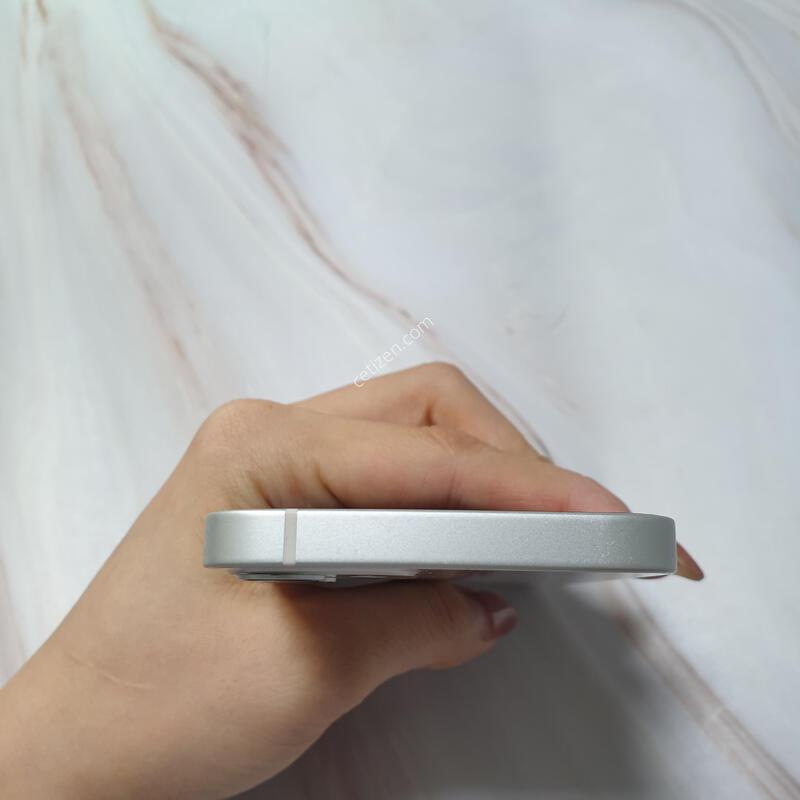 ������ 12�̴� ȭ��Ʈ 128G A�� �Ǹ��մϴ�