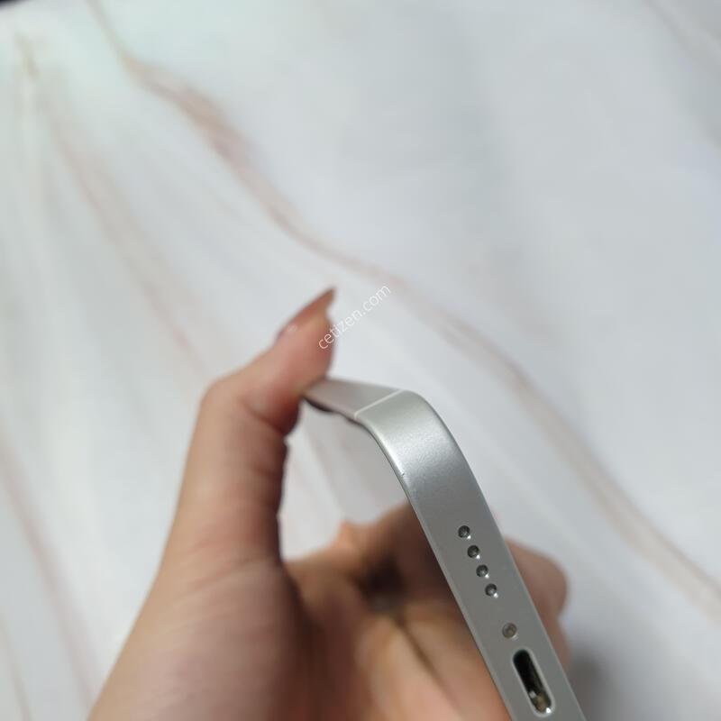 ������ 12�̴� ȭ��Ʈ 128G A�� �Ǹ��մϴ�