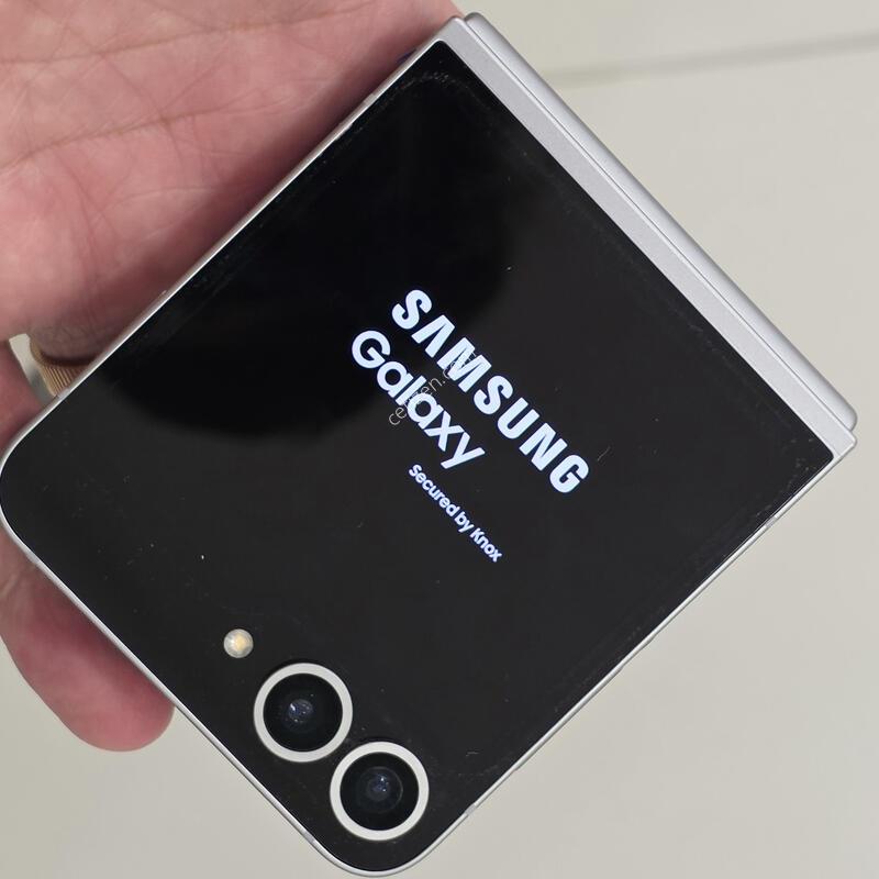 ������ Z �ø�6 �ǹ� 256GB A�� / �������׵θ� ��ü �Ϸ�