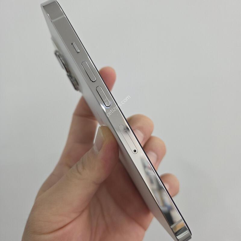 ������ 13���� 512GB ȭ��Ʈ