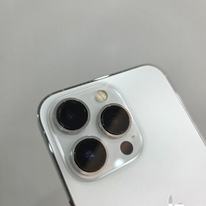 ������ 13���� 512GB ȭ��Ʈ