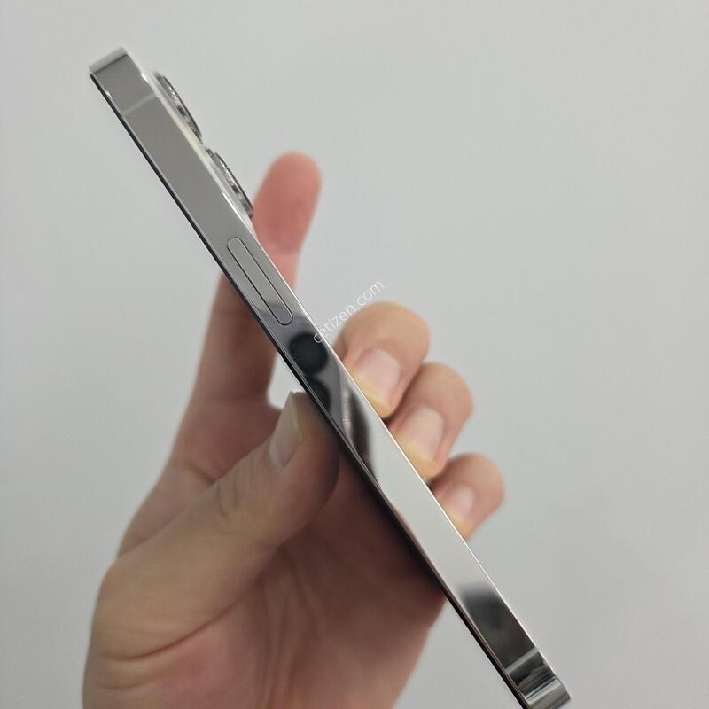 ������ 13���� 512GB ȭ��Ʈ