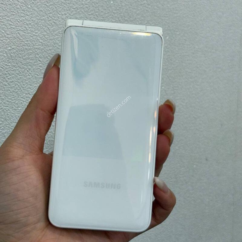 ����������2 ȭ��Ʈ 32GB Y1930