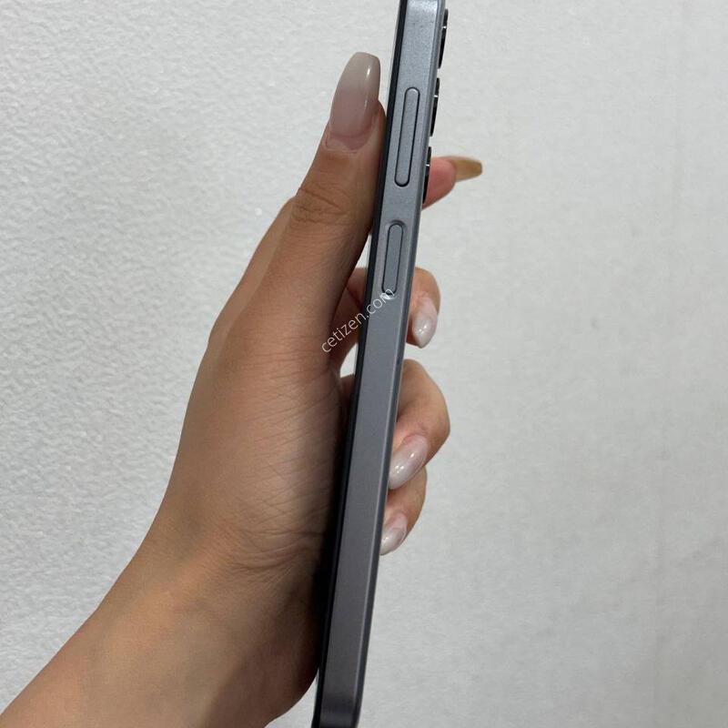 ������ ���̵�7 �׷��� 128GB Y1933