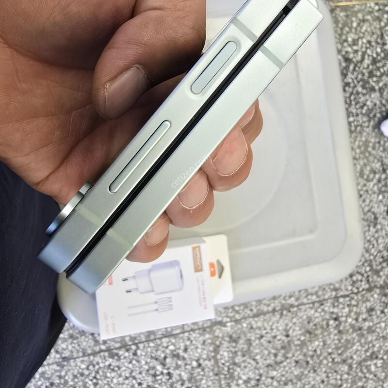 U+ �ø�6(F741) 256G ��Ʈ���� �������� ����� �˴ϴ�