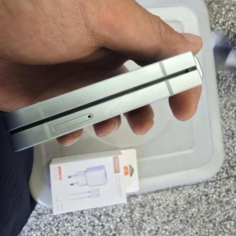 U+ �ø�6(F741) 256G ��Ʈ���� �������� ����� �˴ϴ�