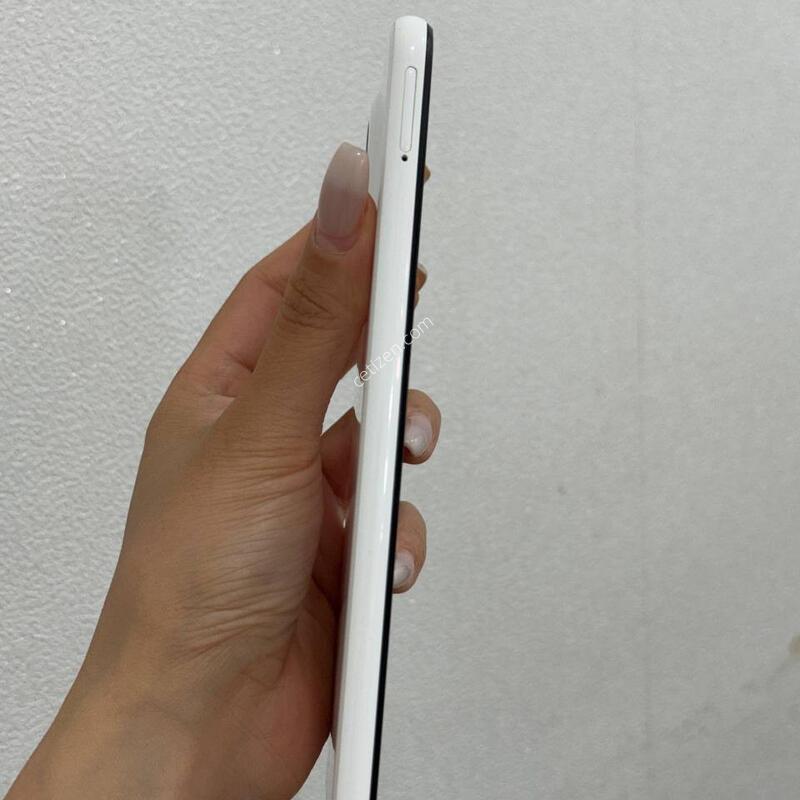 ������A23 ȭ��Ʈ 128GB Y1936