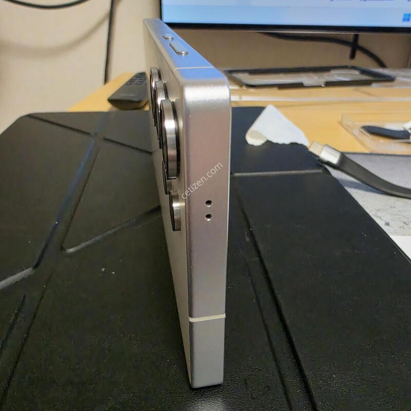 KT ������ s26��Ʈ�� 1TB ȭ��Ʈ �Ǹ��մϴ�