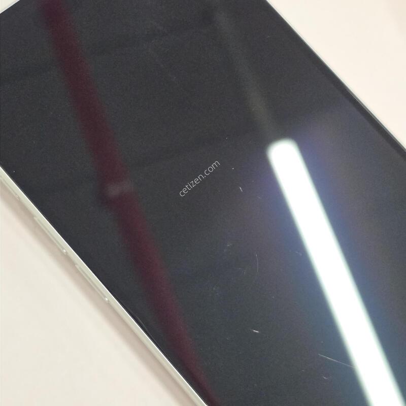 ������16�÷��� 256GB ȭ��Ʈ