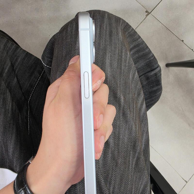 ������ 15 ȭ��Ʈ 128GB �Ǹ��մϴ�