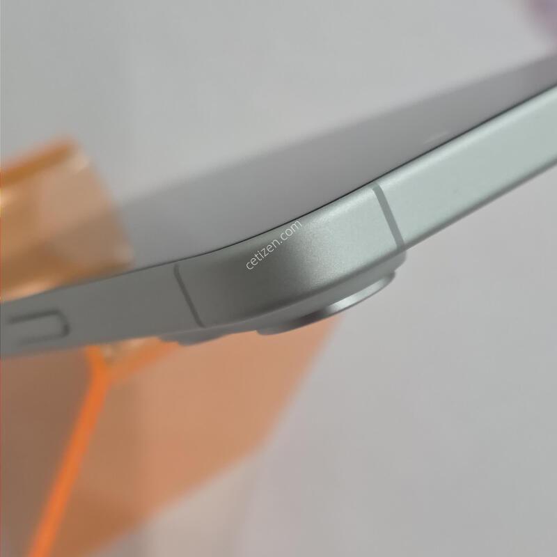 ������16�÷��� 256GB ȭ��Ʈ