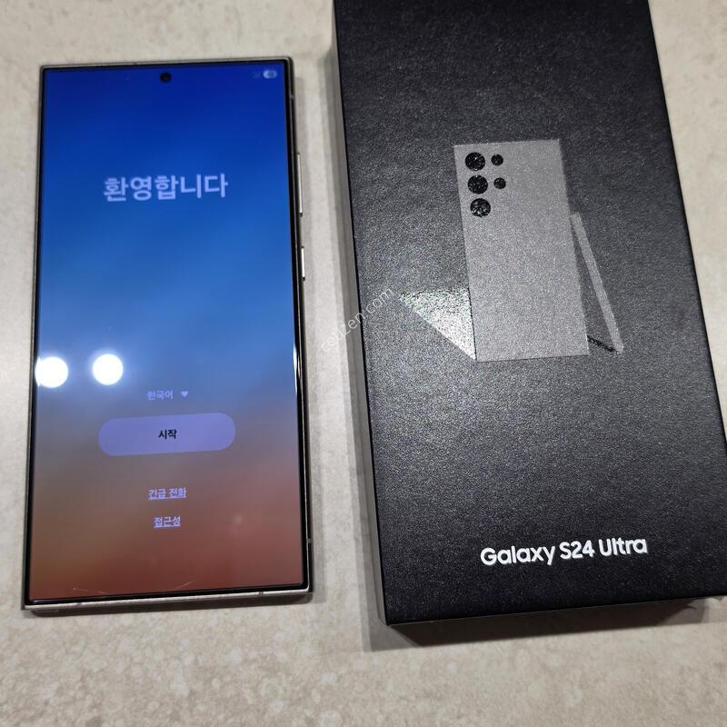 s26��Ʈ�� 256gb �˴ϴ�.