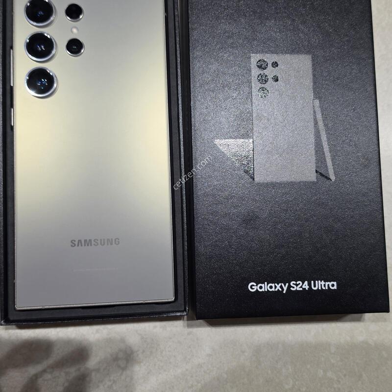 s26��Ʈ�� 256gb �˴ϴ�.