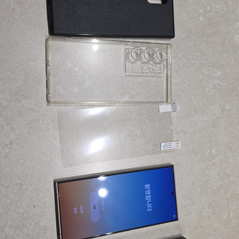 s26��Ʈ�� 256gb �˴ϴ�.