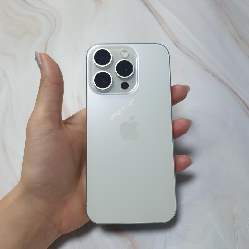 ������15���� ȭ��ƮƼŸ�� 128G A�� �Ǹ��մϴ�