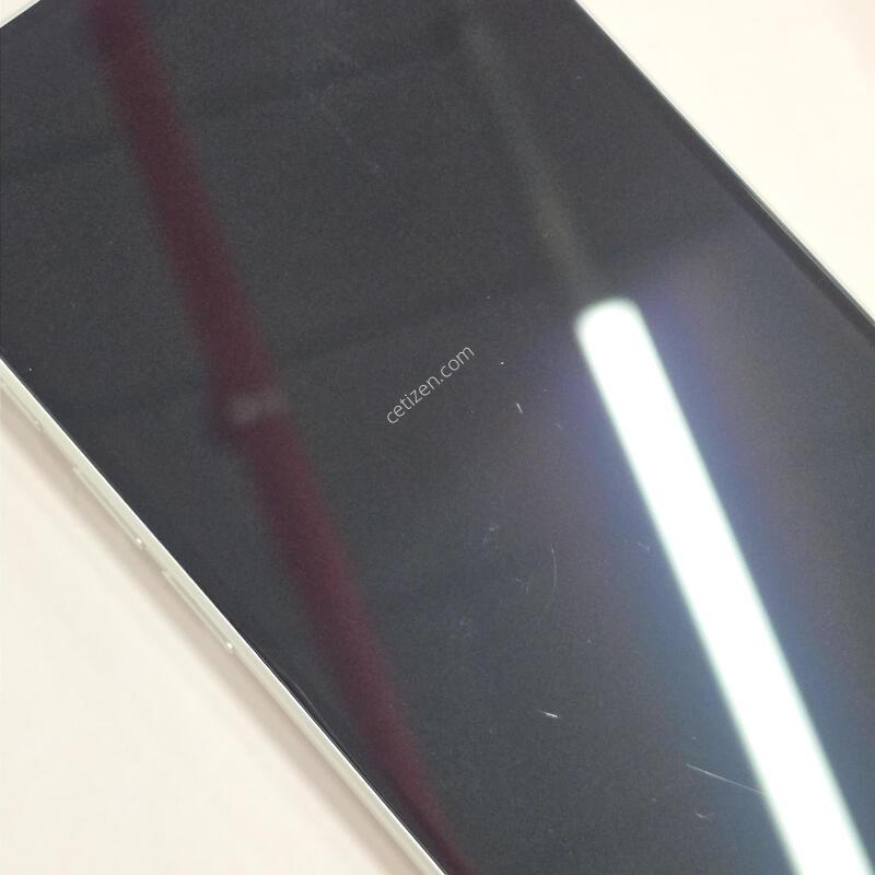 ������16�÷��� 256GB ȭ��Ʈ