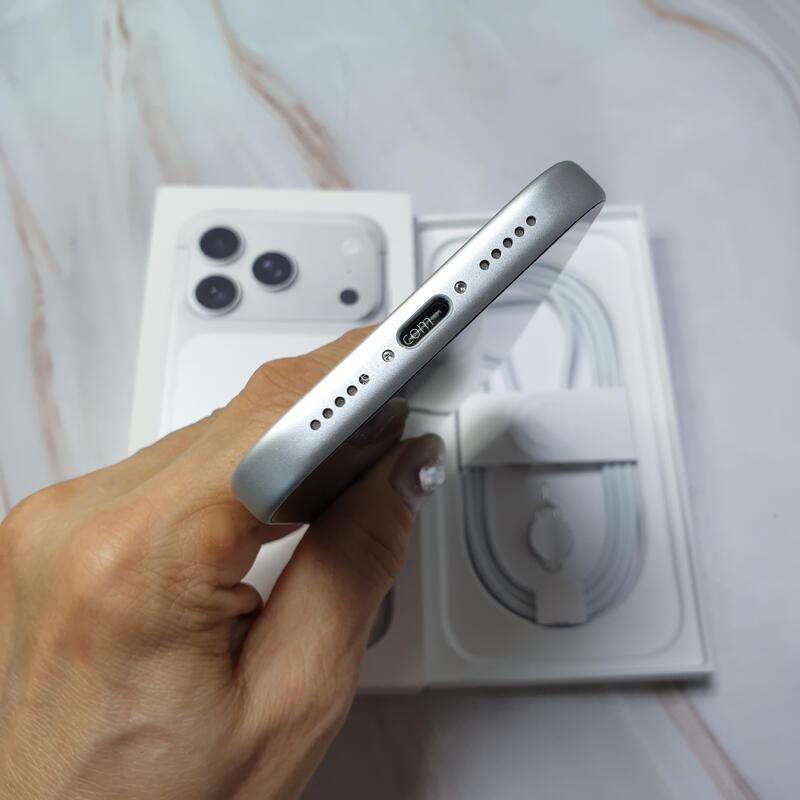 ������17���� �ǹ� 256G ����ǰ �̻�� S�� Ǯ�ڽ�-���͸�100%