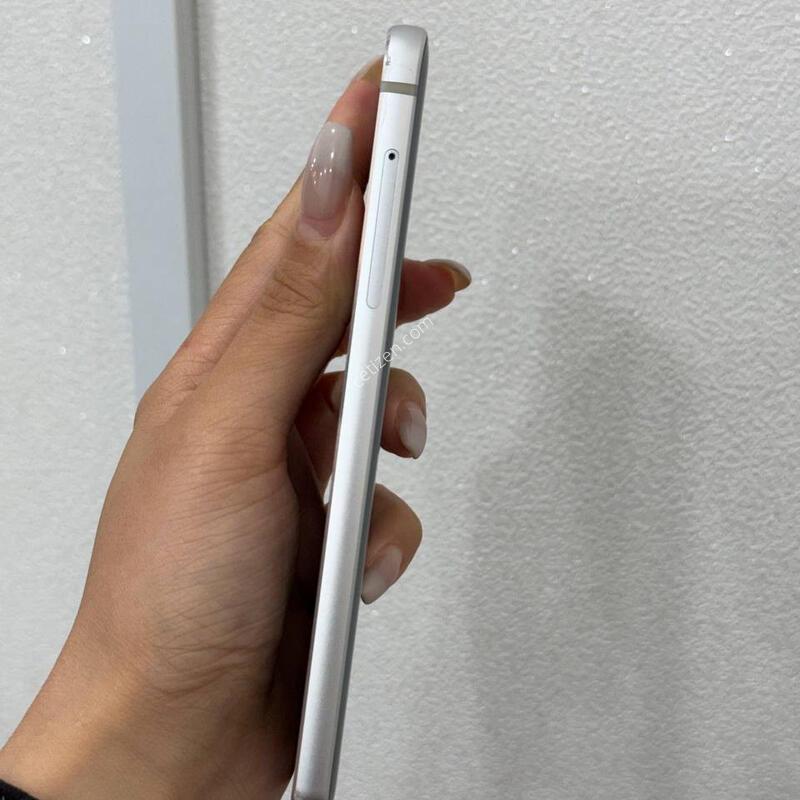 LG G6 �÷�Ƽ�� 64GB Y1946
