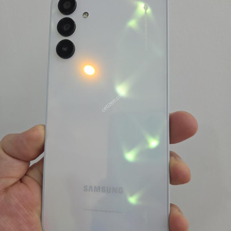 ������ A15 128GB ȭ��Ʈ