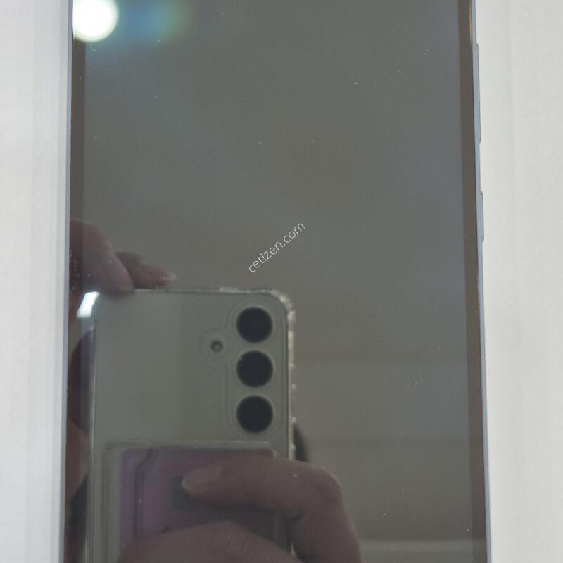 SKT �Ｚ���� ������ ����5 �𵨸� A556 ���̺� 128�Ⱑ �Ϻ��� ��A�� ������ �Ǹ��մϴ�
