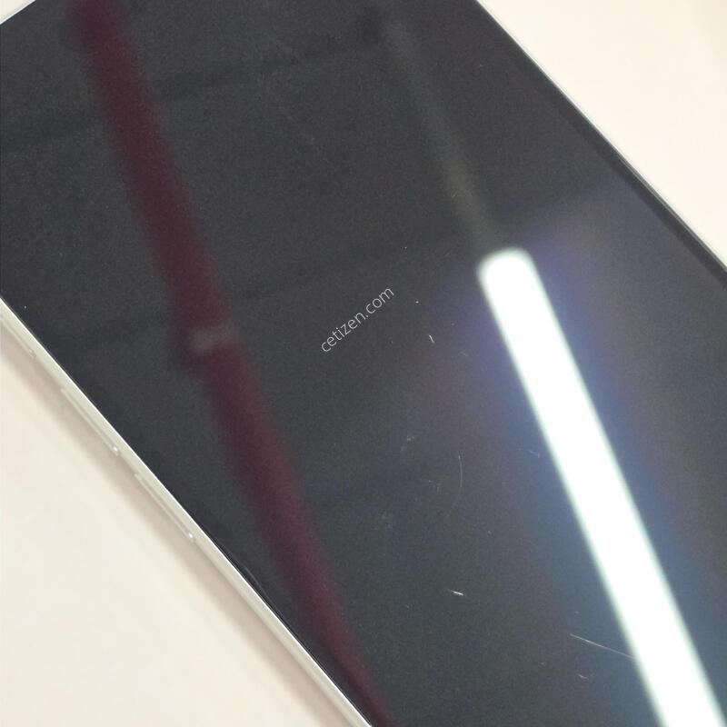 ������16�÷��� 256GB ȭ��Ʈ