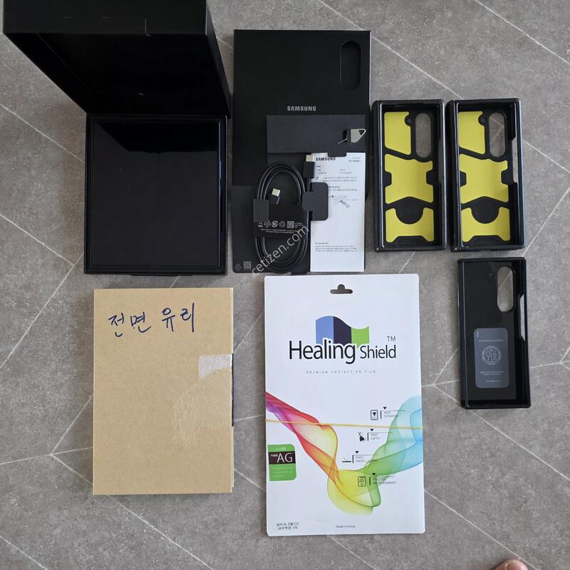 ������ Z Fold 6 256G Ǯ�ڽ� �ڱ���