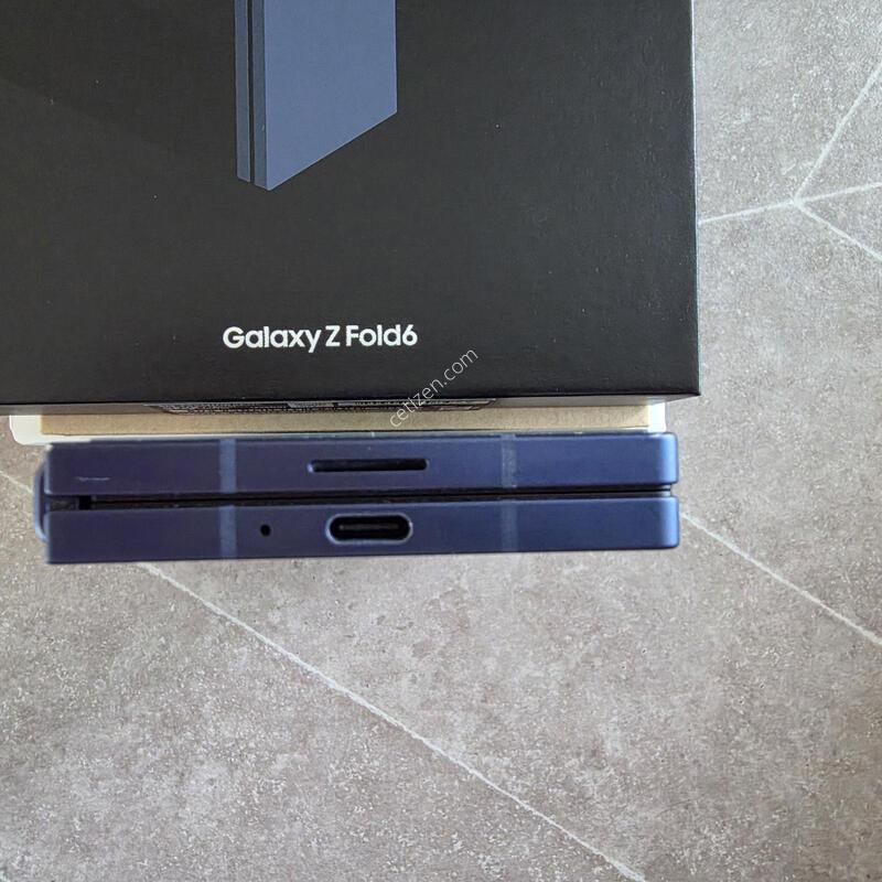 ������ Z Fold 6 256G Ǯ�ڽ� �ڱ���