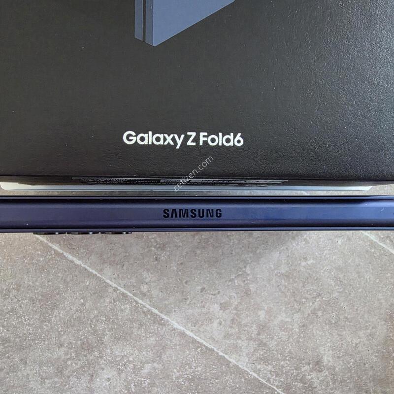 ������ Z Fold 6 256G Ǯ�ڽ� �ڱ���