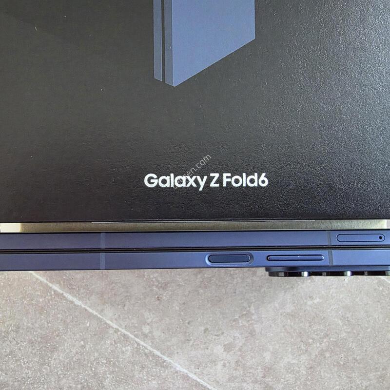 ������ Z Fold 6 256G Ǯ�ڽ� �ڱ���